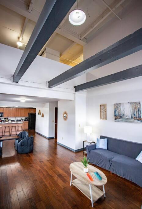 Centric Modern Loft W/ King Beds & Smart Gametable Villa Rochester Ngoại thất bức ảnh